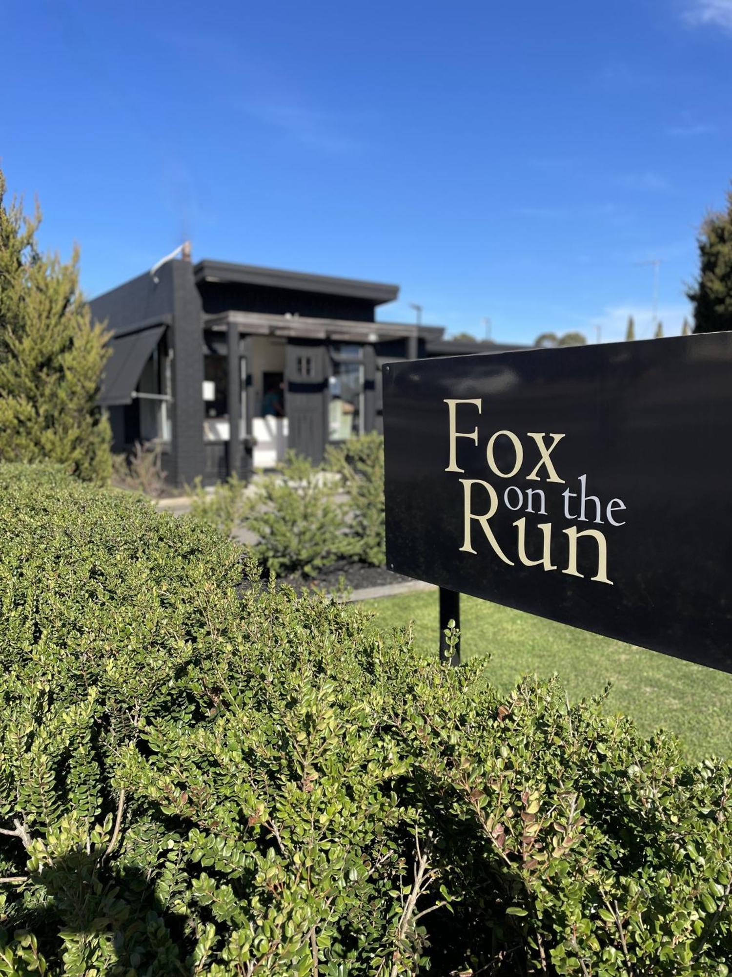 Fox On The Run - Motel Kilmore ภายนอก รูปภาพ